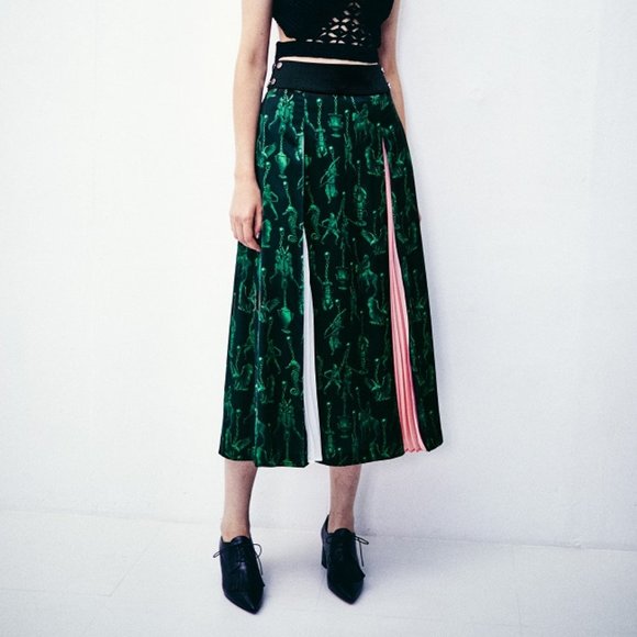 Double pleated midi skirt - Picture 1 of 12